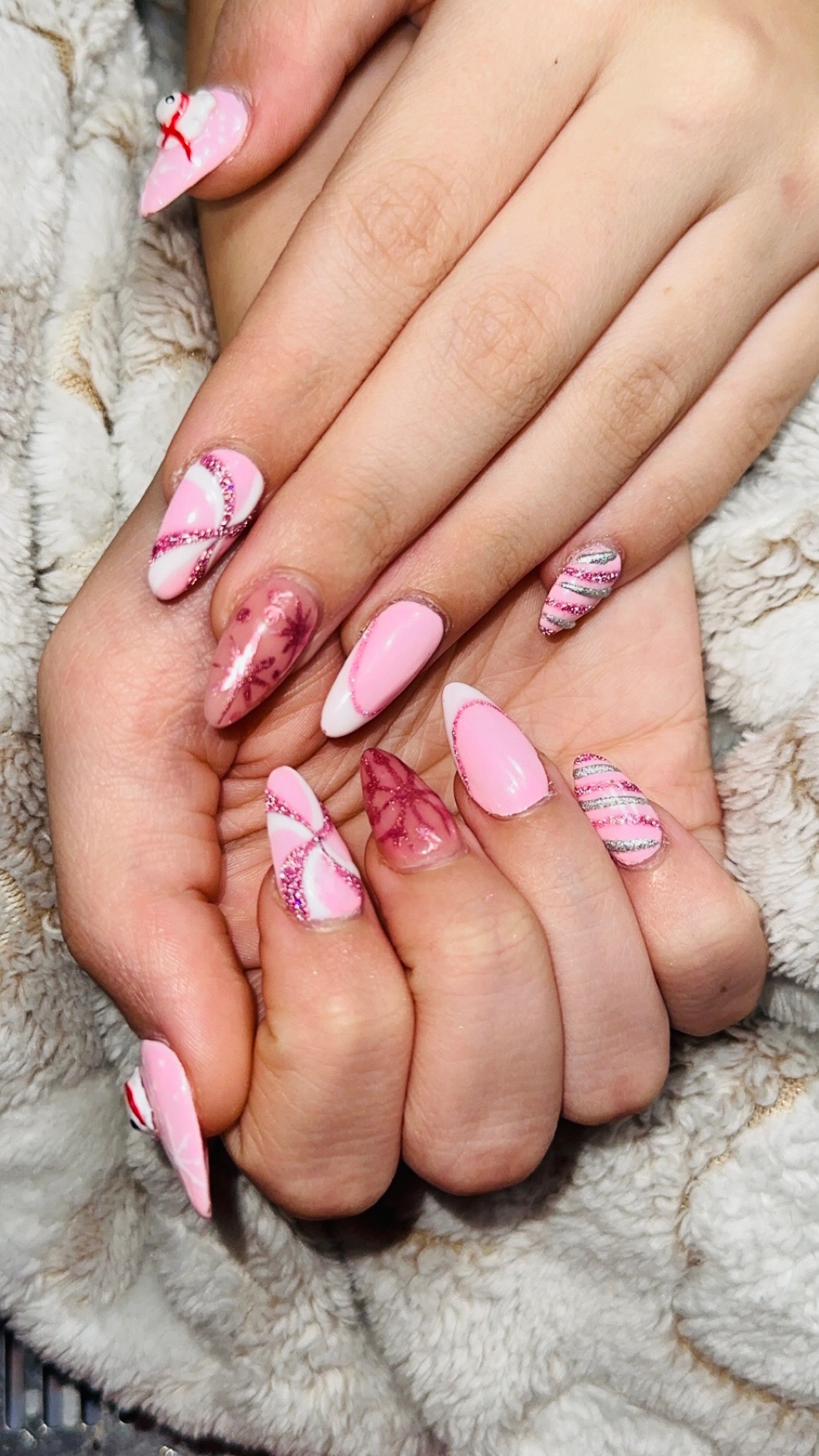 Pink ombre acrylic set with glitter swirls
